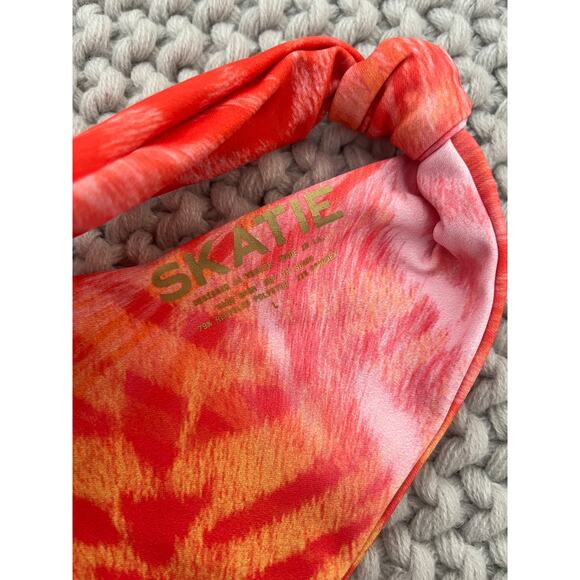 Skatie• ‘Suzanne’ Bikini Bottoms in MAKAHA - Picture 10 of 12